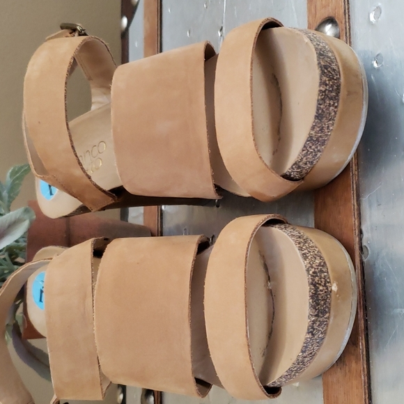 Franco Sarto Strappy Wedge Heel - Picture 3 of 4